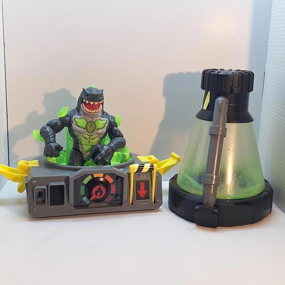 Moose Toys Mr. Beast Lab Cryo Lab